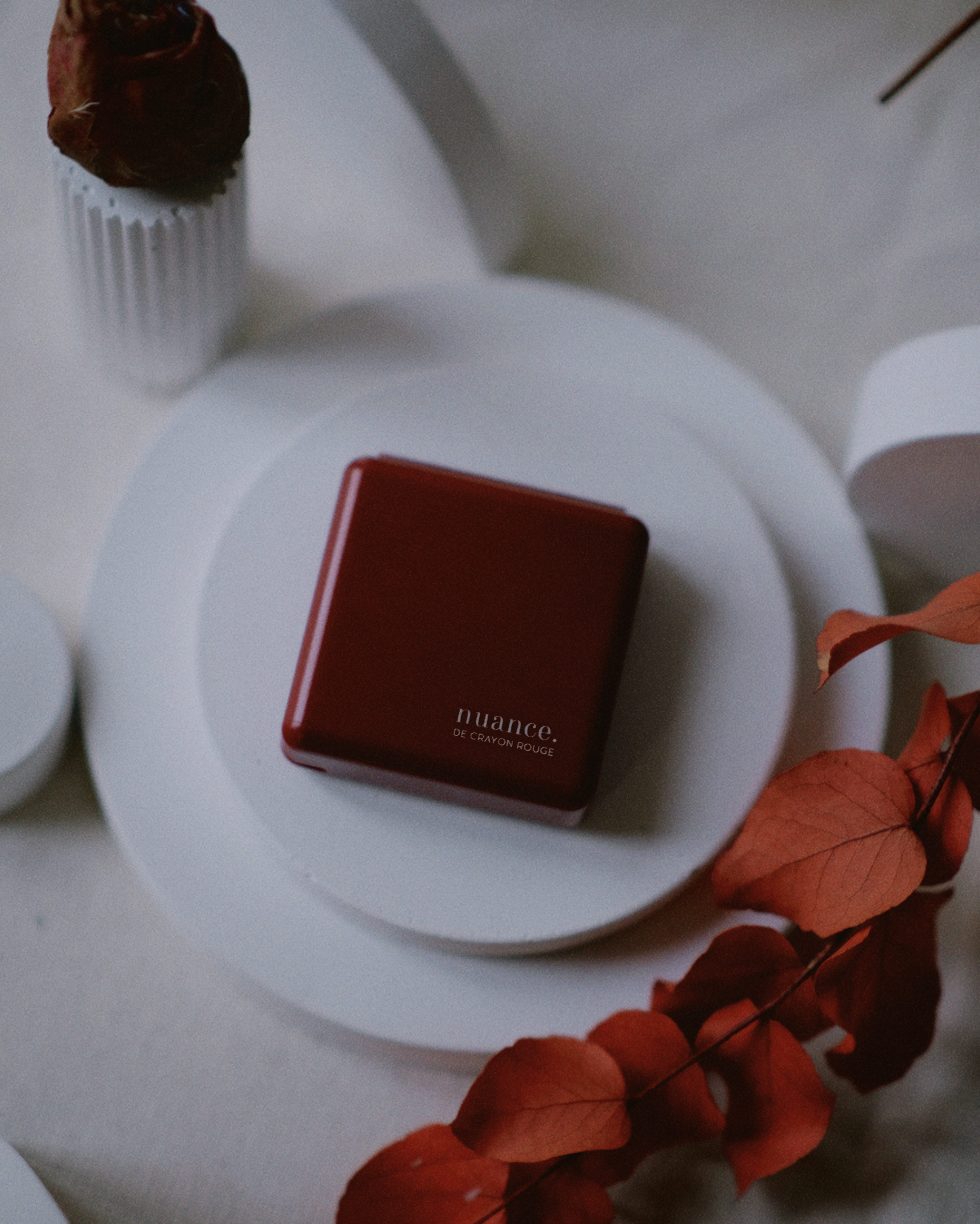 Набор акварели nuance Watercolour Essentials 9 цветов карманная палитра-трансформер бордо 1440₽